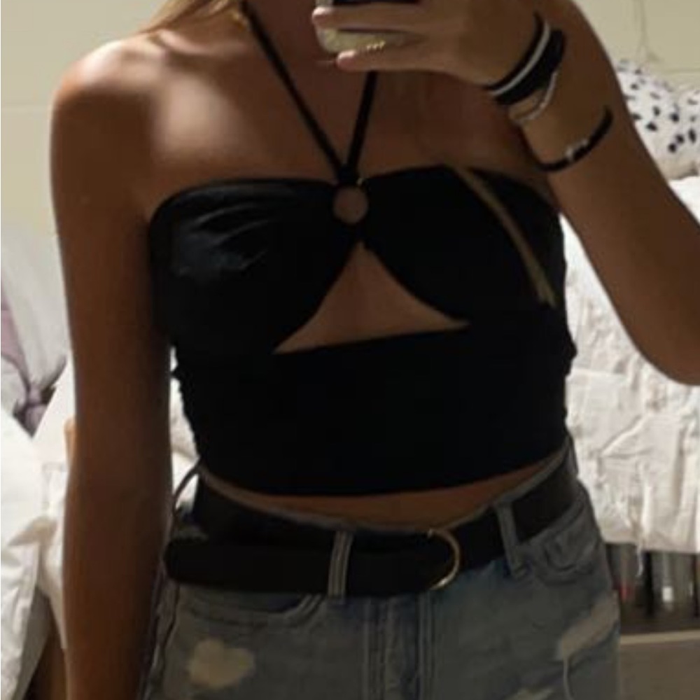 Black shien wrap around top!